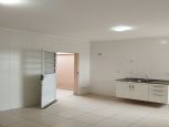 Apartamento com 2 dorm. c/ amplo quintal